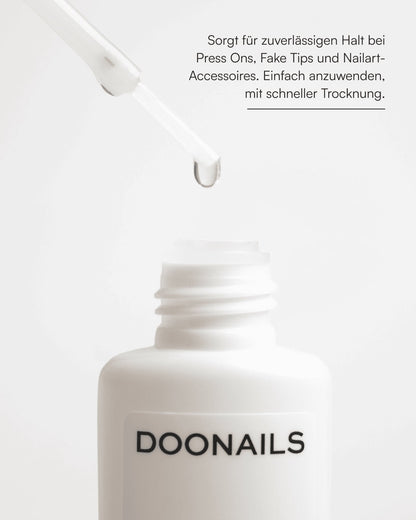 Nagelkleber