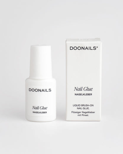 Nagelkleber